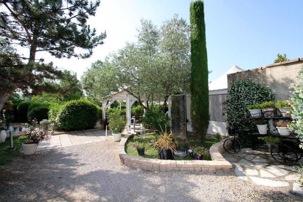 Auberge Des Pins Tourrettes Exterior foto